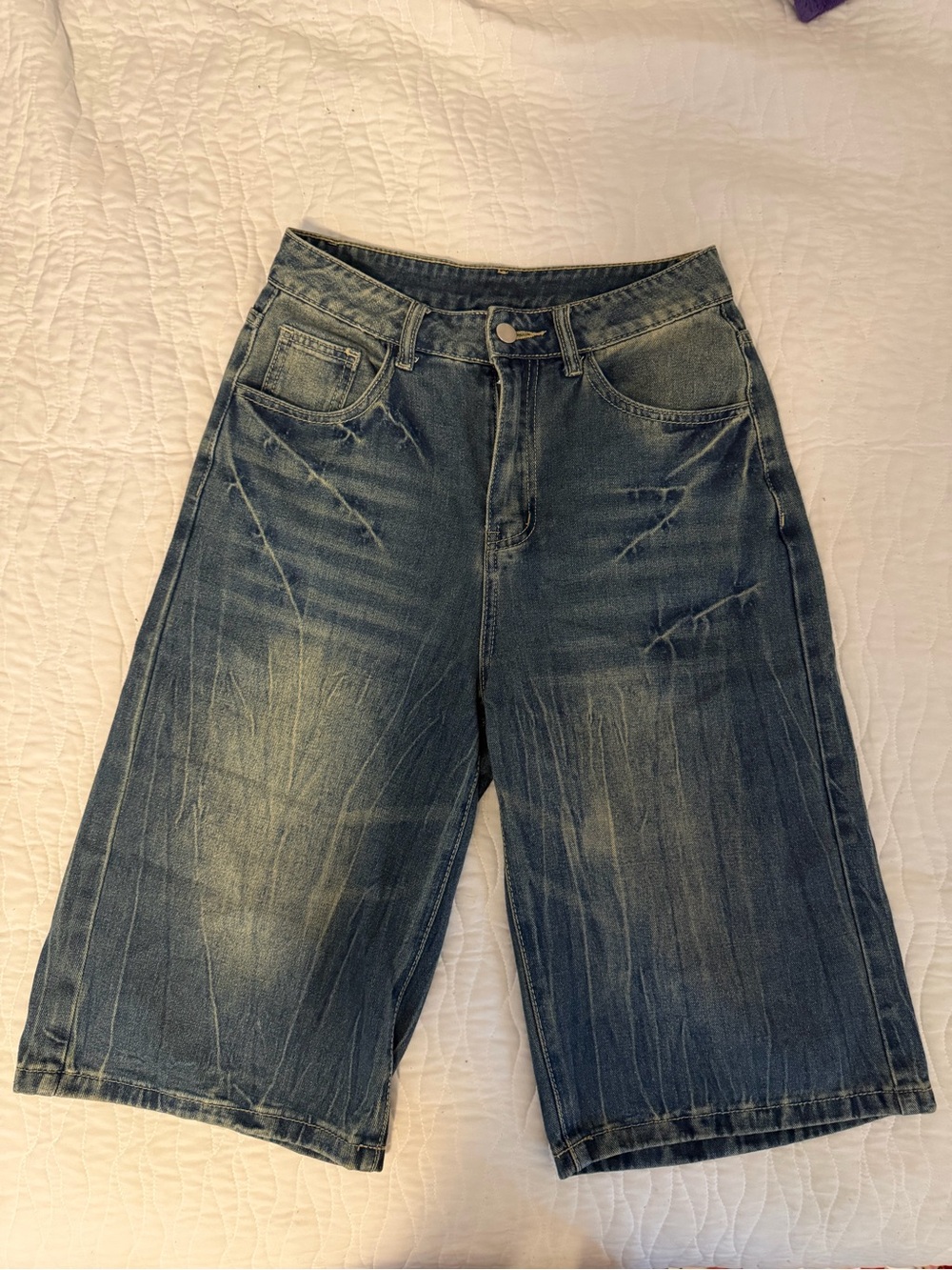SHEIN Women's Relaxed Wide-Leg Denim Shorts in Washed Blue